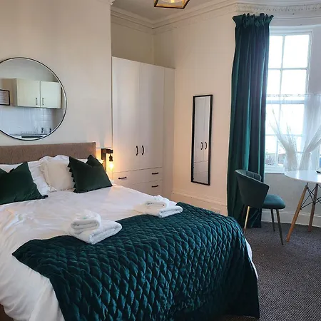 Seaview Ground Floor Flat Fast Wifi & Free Parking Scarborough