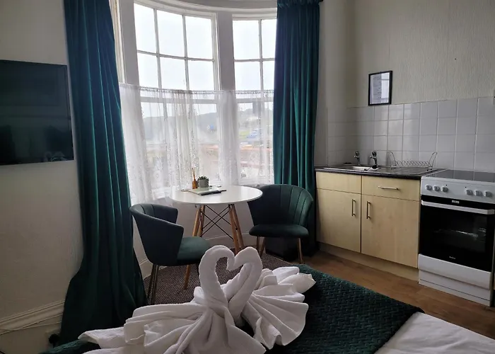 Seaview Ground Floor Flat Fast Wifi & Free Parking Scarborough