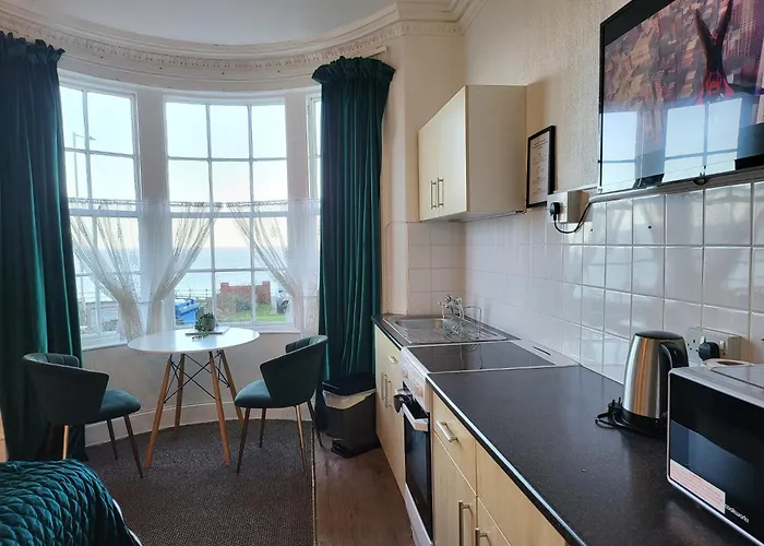 Seaview Ground Floor Flat Fast Wifi & Free Parking * Scarborough